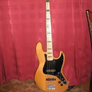 Продам бас-гитару Squier Vintage Modified Jazz Bass® '70s