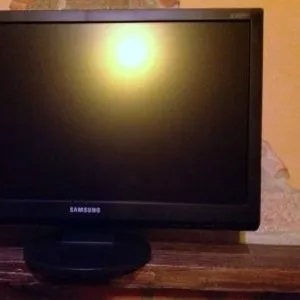 Продам Монитор Samsung SM 2494hs