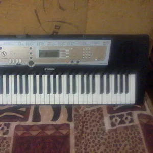 Продам синтезатор Yamaha PSR-R200!!!