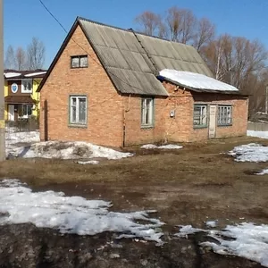 дом одноетажн не дорого в Макарове газ.свет.ценр.вода асфальт до дома 