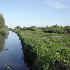 Продам участок под Киевом с комуникациями.