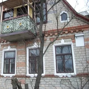 Капитальный дом 100 м.кв. в 2 этажа 7 комн.на 2 входа котеджн.  типа