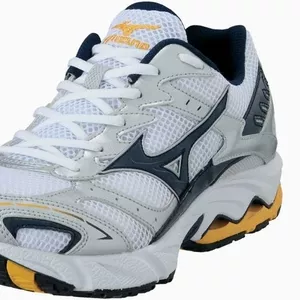 Беговые и волейбольные кроссовки Mizuno и Asics