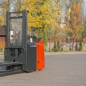 Штабелер Linde L 12