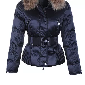 Короткая женская зимняя куртка Moncler