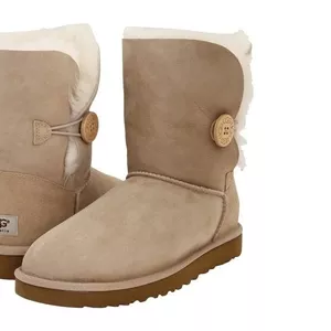 UGG Bailey Button Sand 