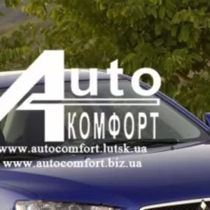 Установка лобового стекла автомобиля на клей