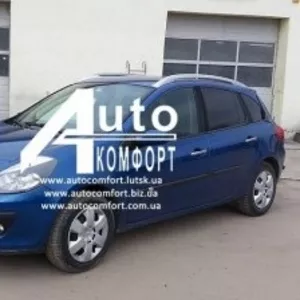 Лобовое стекло на Renault Clio (Хетчбек,  Комби) (2006-2012) с установк