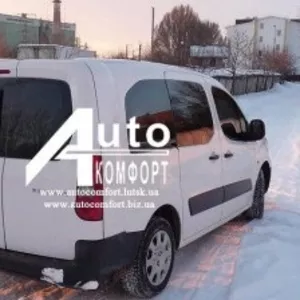 Задний салон,  правое окно на автомобиль Peugeot Partner 