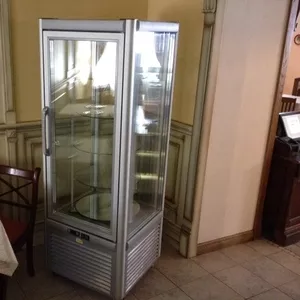 Продам кондитерскую витрину Tecfrigo Prisma 400 бу