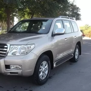 Toyota Land Cruiser 2011 цвет серебряный состояние 