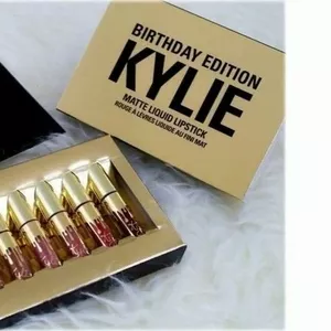 Набор матовой жидкой помады KYLIE BIRTHDAY EDITION от KYLIE JENNER