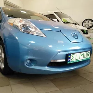 Nissan Leaf SV голубого цвета