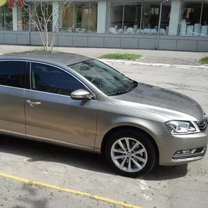 Продам Volkswagen Passat B7 Premium 2013.