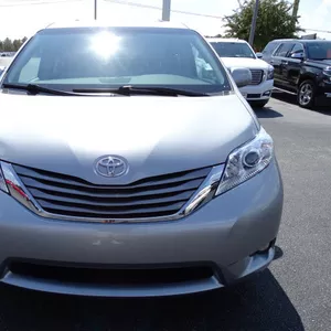 Toyota Sienna 2015 model., .