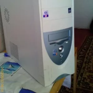 Компьютер Intel Pentium(R) 4 2.4 GHz; DDR 512Mb; HDD 40Gb; DVD-ROM